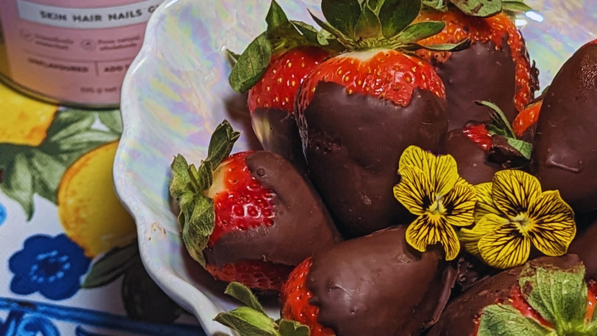 CHocolate- dipper strawberries