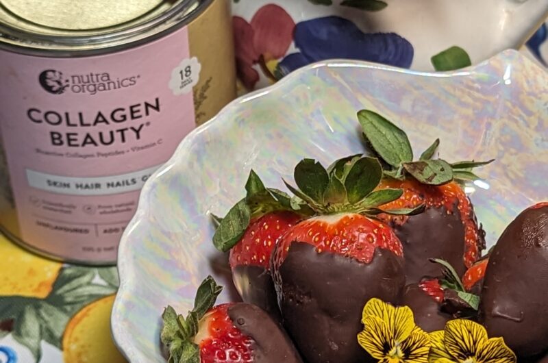 Chocolate-Dipped Strawberries with Collagen