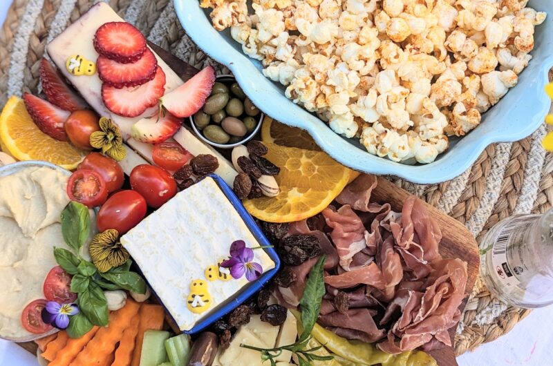 Grand Final Gathering ideas           (Platter and Smokey paprika pop corn)